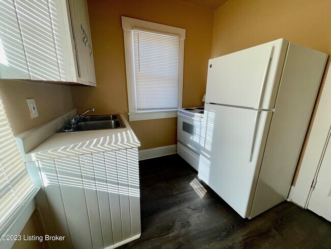 Photo - 2015 E Oak St Unit 2