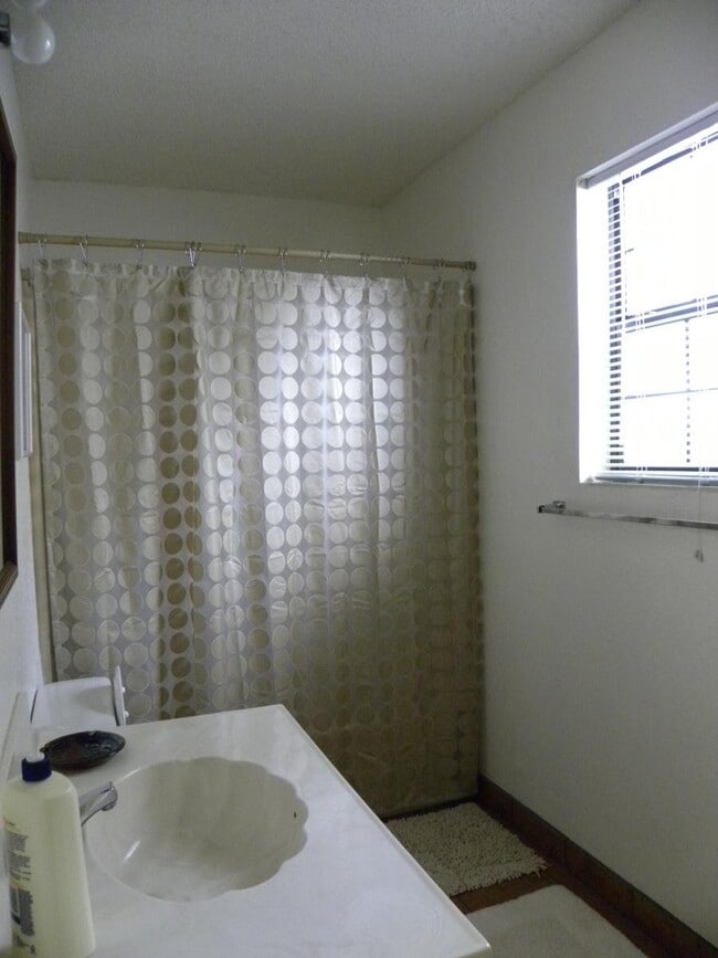 Building Photo - 209 N Eagle Dr Rental
