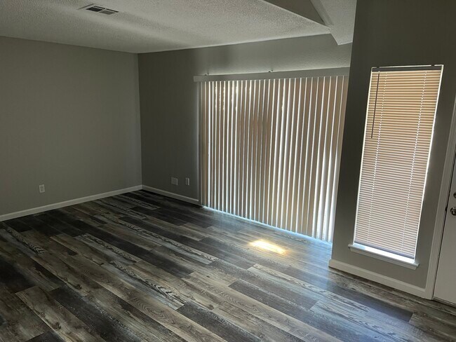 Photo - 12608 Newbrook Dr Unit 194