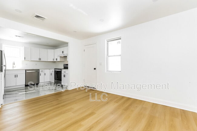 Photo - 300 Monroe Ave Unit B