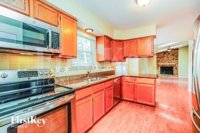 Photo - 1103 Crestview St