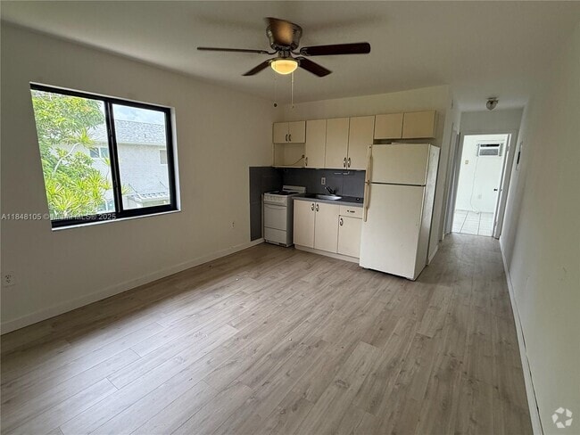 Building Photo - 1720 W 42nd St Unit 8D Rental