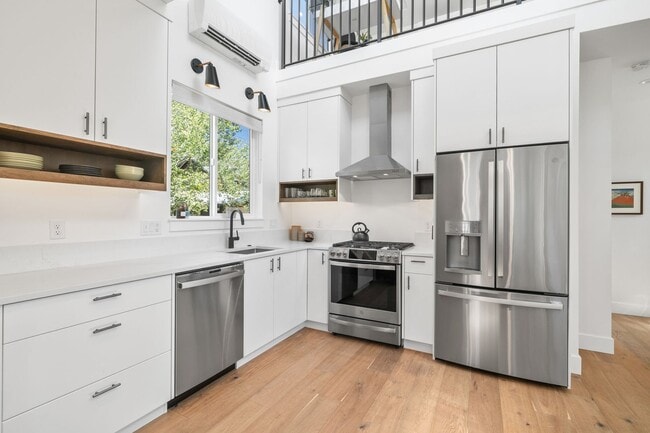 Photo - 142 SW Roosevelt Ave Unit 142 Roosevelt ADU