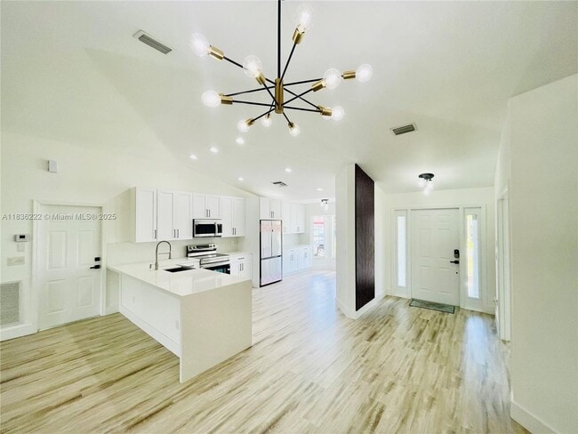 Photo - 272 SW Oakridge Dr House