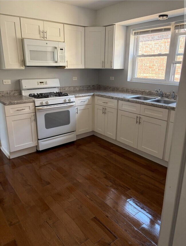 Photo - 7816 S Kingston Ave