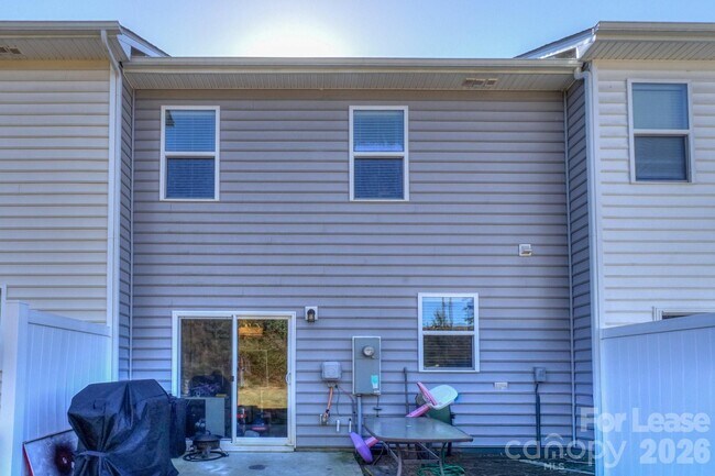 Photo - 3800 Yorkshire Pl