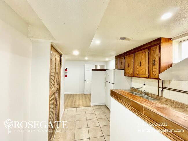 Photo - Cozy & Modern 2-Bedroom Lower Unit in Quiet Kitchener Neighbourhood! Unit 2