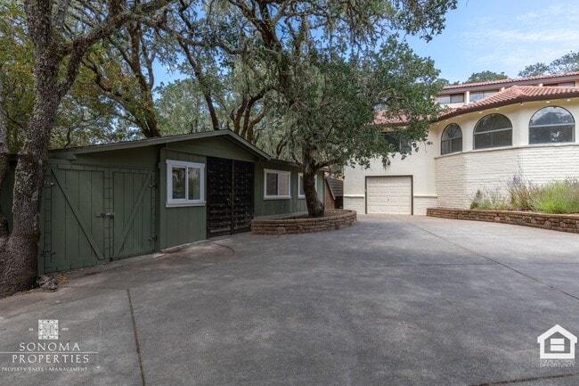 Building Photo - Wine Country Living in Spacious Glen Ellen... Rental