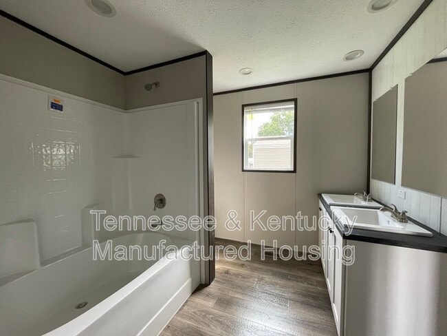 Photo - 106 Cumberland Ln