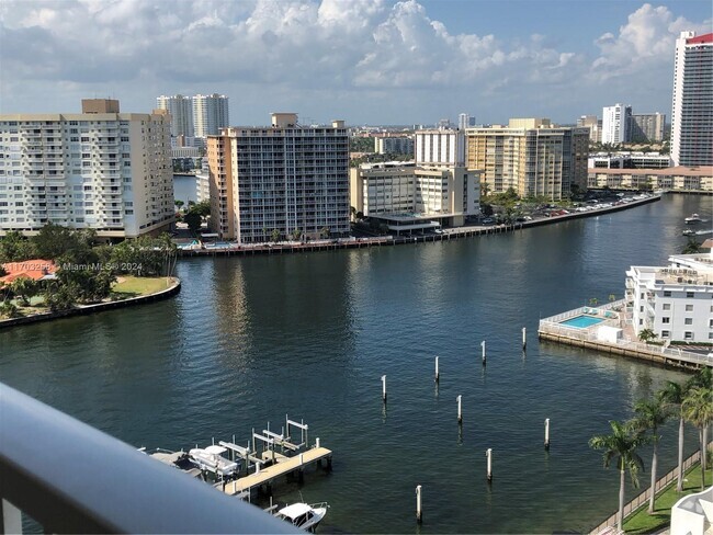 Building Photo - 1965 S Ocean Dr Unit 15A Rental