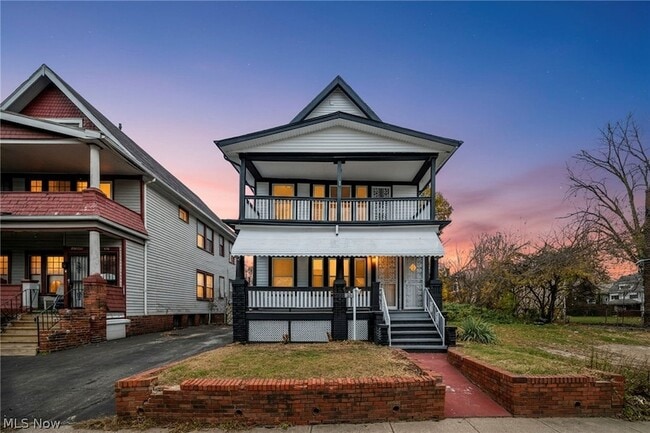 Building Photo - 12001 Oakview Ave Unit UP