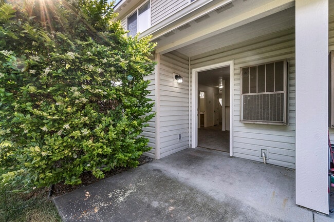 Photo - 674 N Hydra Pl Unit B