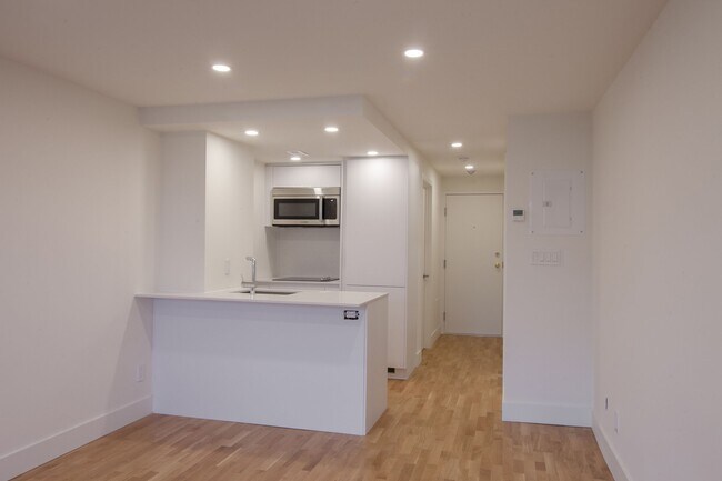 Photo - 3460 Rue Durocher Unit 602