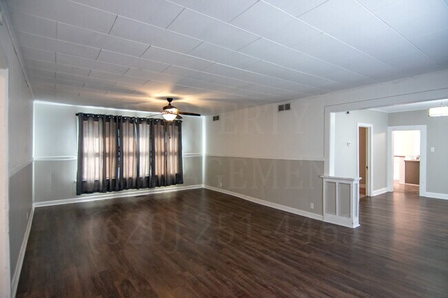 Photo - 4 Bedroom 2 Bathroom Located in Independence