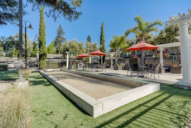 Photo - Magnolia Square