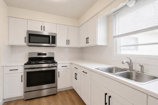 543-545 N Crosby Ave