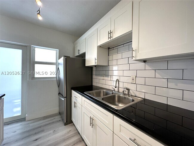 955 Bay Dr E Unit 7