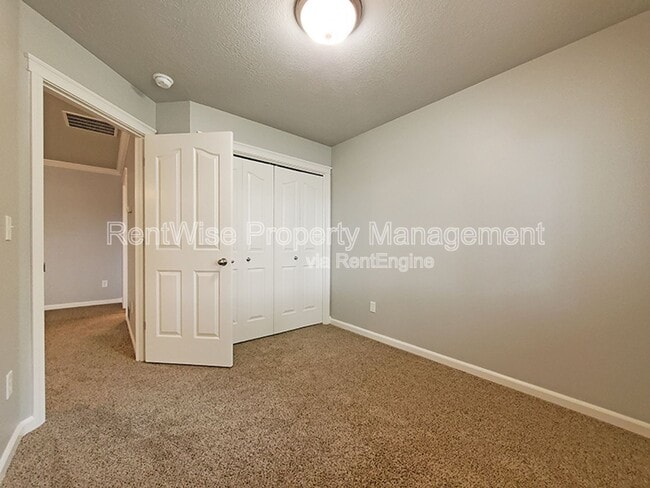 Photo - 575 W Elias St