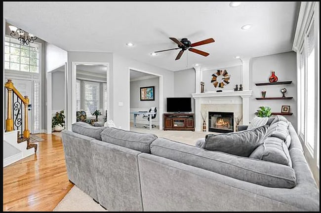 Photo - 8000 W 146th St