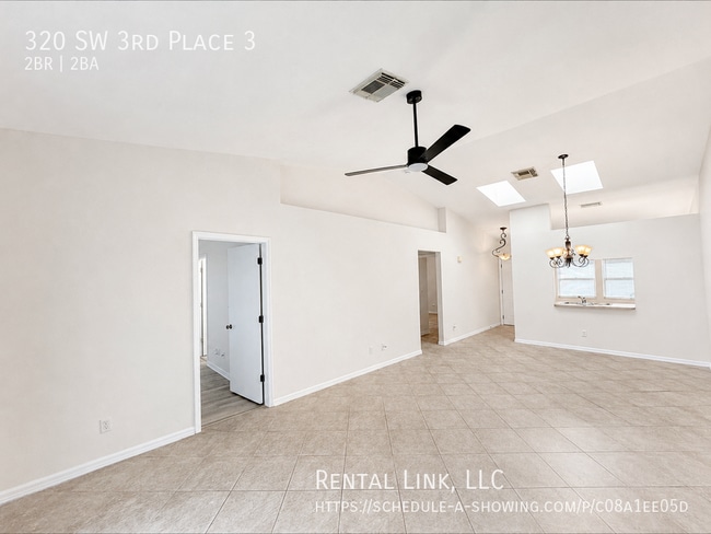Photo - 320 SW 3rd Pl