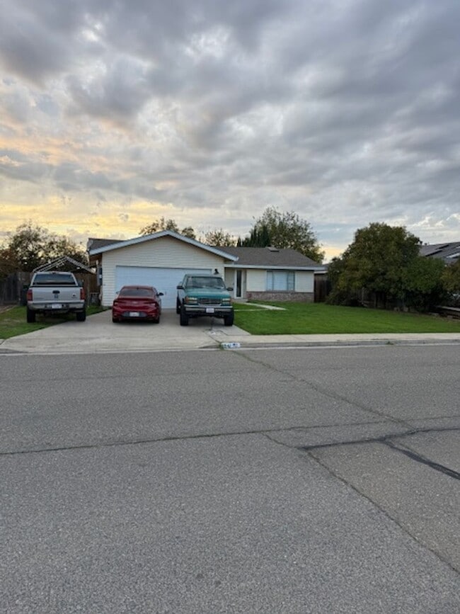 Building Photo - 1 Bedroom Room for Rent in Atwater