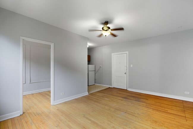 Photo - 1050 W George St Unit 206