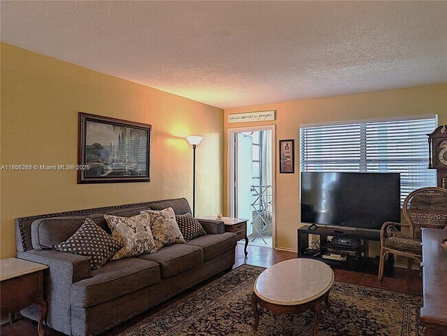 Photo - 1280 NW 43rd Ave Unidad 205