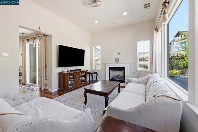Photo - 165 Paddington Ct