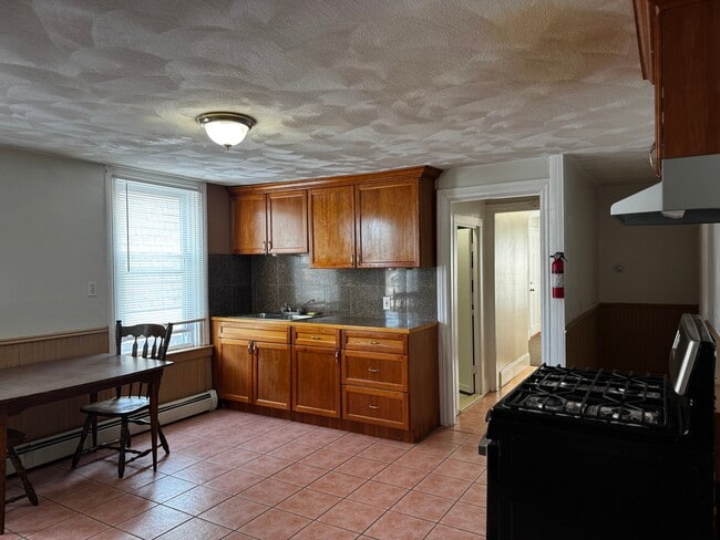 Building Photo - 63 Kenyon St Unit U3