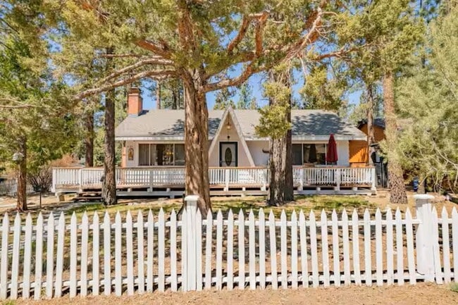 Building Photo - Mountain Lane Rental