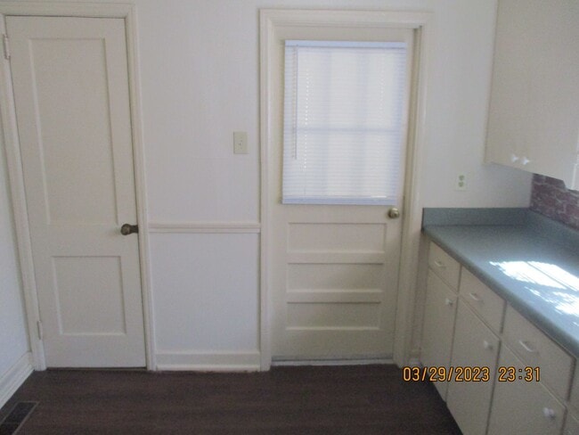 Photo - 1009 W Society Ave