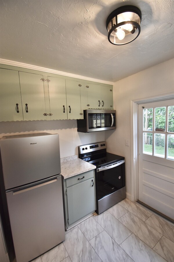 Photo - 219 E 6th Ave