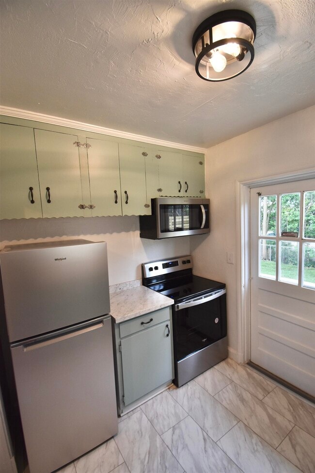 Photo - 219 E 6th Ave