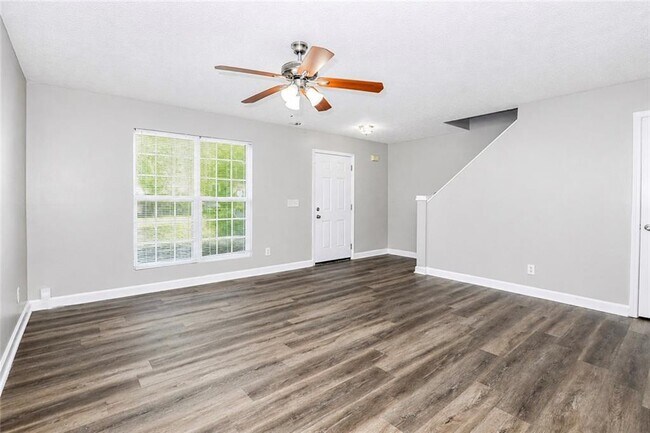 Photo - 5791 Strathmoor Manor Cir