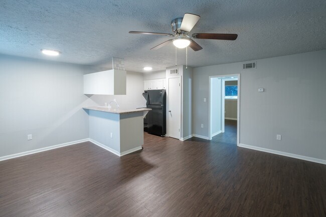 Photo - 6519 Sloan St Unit 4