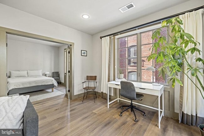 Photo - 3220 Grace St NW Unidad 2