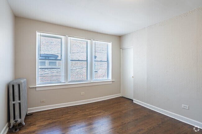 2BR, 1BA - 965SF - Primary Bedroom