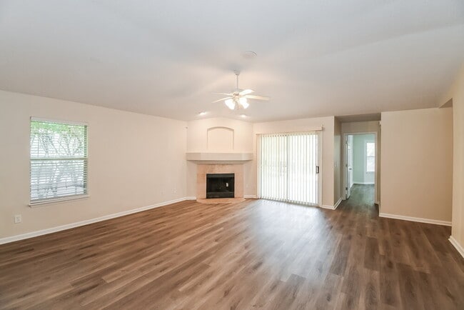 Photo - 732 Dewdrop Loop