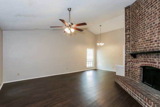 Photo - 1385 Southridge Dr