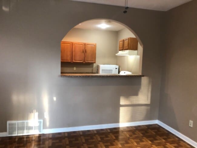 Photo - 1102 College St