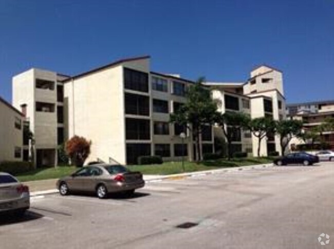 Building Photo - 2307 S Cypress Bend Dr Unit 309A Rental