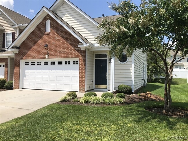 Photo - 850 Parkland Pl