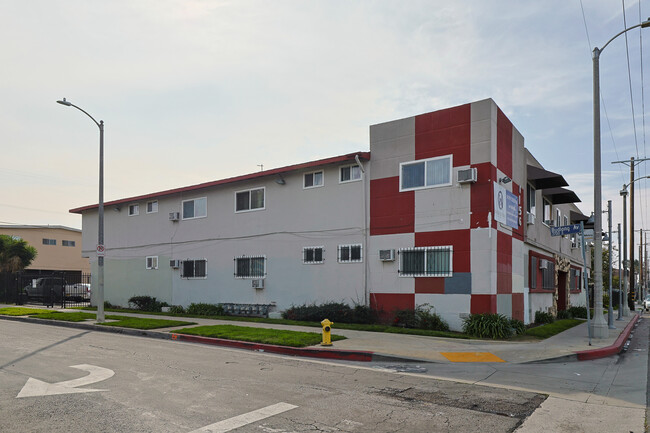 Building Photo - Paul Ling Apartments - Exposition