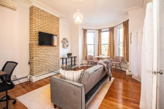 Photo - 1 bedroom in Brookline MA 02445 Unidad 3