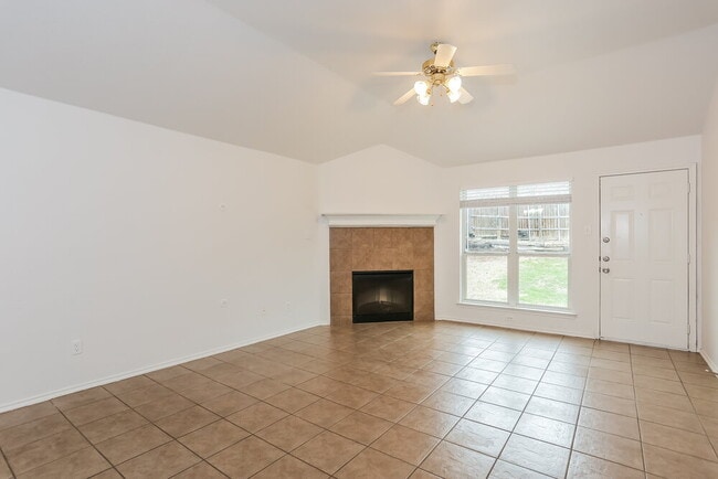 Photo - 509 Tweeter Dr