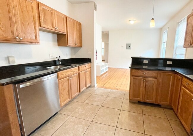 Building Photo - 52 Delle Ave Unit #2