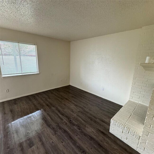 Photo - 6901 Wentworth Dr