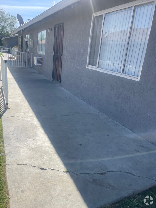 Building Photo - 18335 Montezuma St Rental