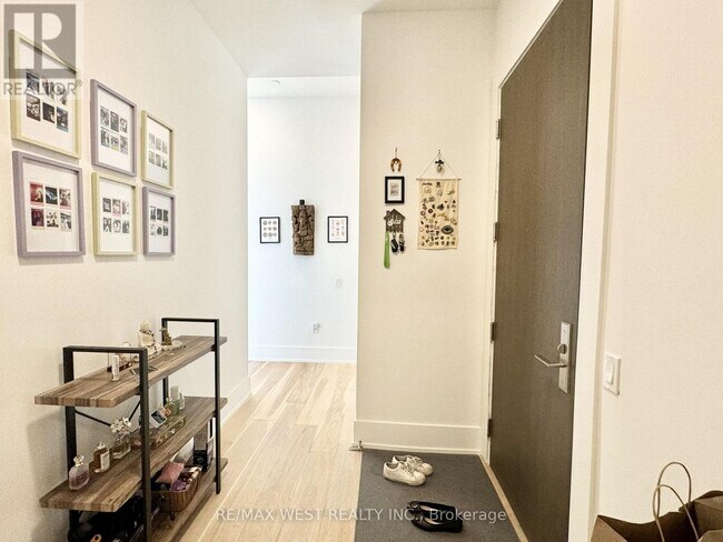Photo - 39 Roehampton Ave Unit 4603