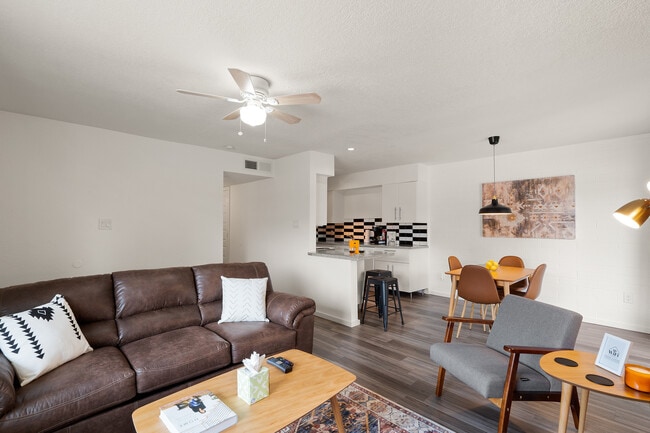 Photo - 1232 W 4th St Unit APT 1